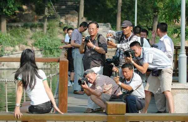拿单反=摄影师?盘点不文明的拍摄行为